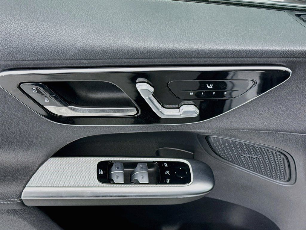 Used 2026 Mercedes-Benz GLC 300 image 21