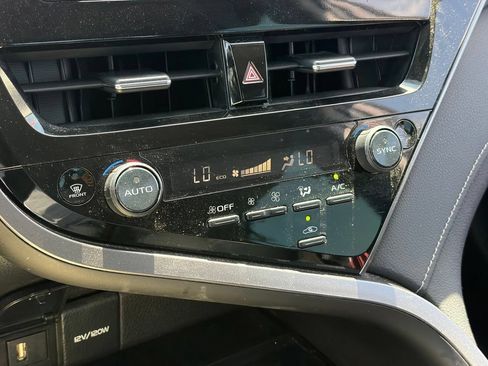 Used 2022 Toyota Camry SE w/ Carpet Mat Package (TMS) FWD image 8
