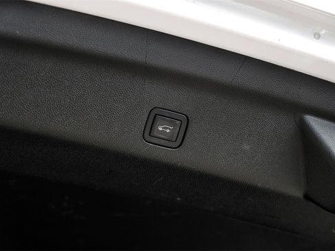 Used 2021 Chevrolet Tahoe LT image 57