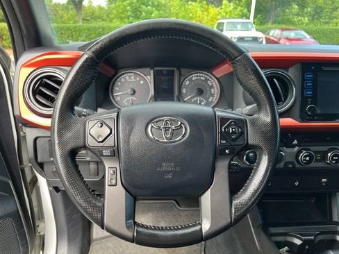 Used 2016 Toyota Tacoma TRD Off-Road w/ Towing Package AWD/4WD image 20