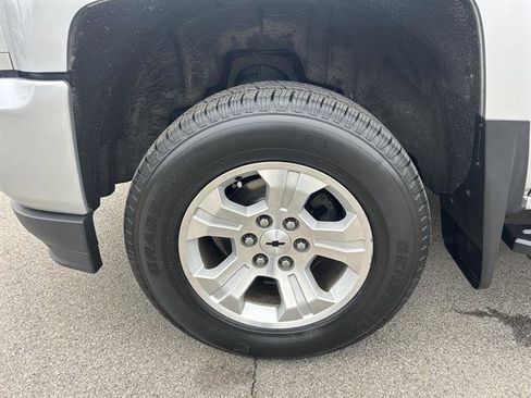 Certified 2018 Chevrolet Silverado 1500 LT w/ All Star Edition image 11