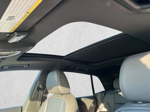 Used 2020 Audi Q8 Prestige image 11