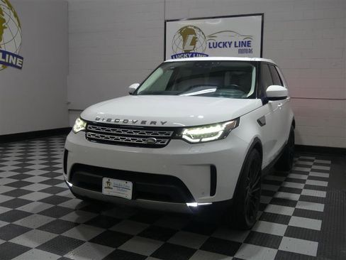 Used 2017 Land Rover Discovery HSE image 4