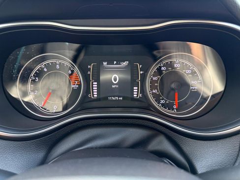 Used 2019 Jeep Cherokee Latitude Plus w/ Comfort/Convenience Group AWD/4WD image 38