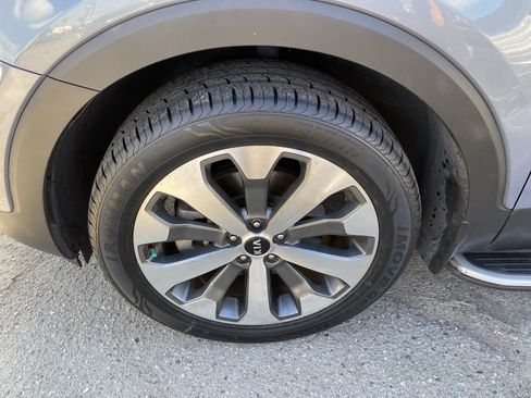 Used 2020 Kia Telluride S FWD image 14