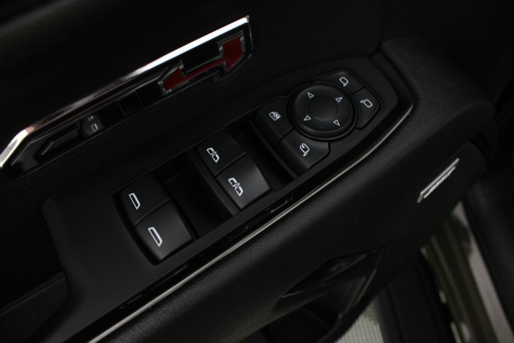 Used 2024 GMC Sierra 1500 AT4 w/ Technology Package AWD/4WD image 18