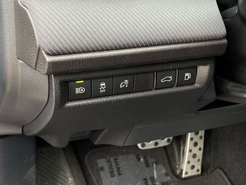 Used 2025 Toyota Camry SE FWD image 12