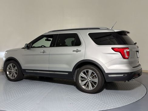 Used 2018 Ford Explorer Limited FWD image 3