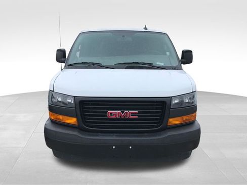 Used 2024 GMC Savana 2500 Extended w/ Driver Convenience Package image 2