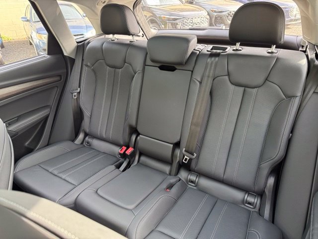 Certified 2025 Audi Q5 2.0T Premium Plus w/ Premium Plus Package AWD/4WD image 24