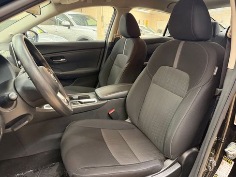 Used 2025 Nissan Sentra SV FWD image 34