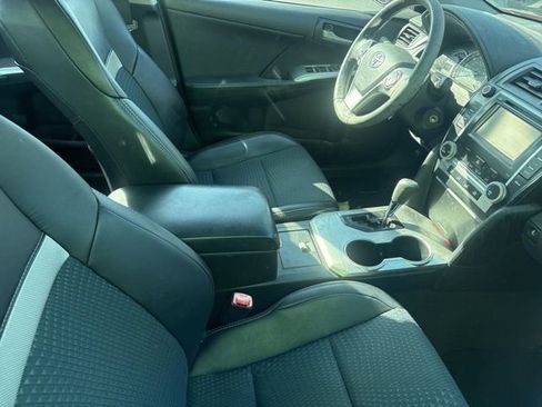 Used 2014 Toyota Camry SE FWD image 7