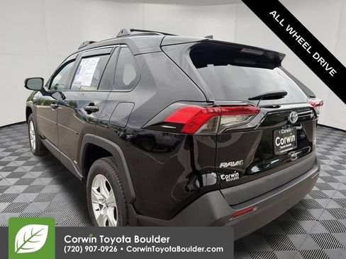 Used 2021 Toyota RAV4 XLE w/ XLE Grade Weather Package AWD/4WD image 5