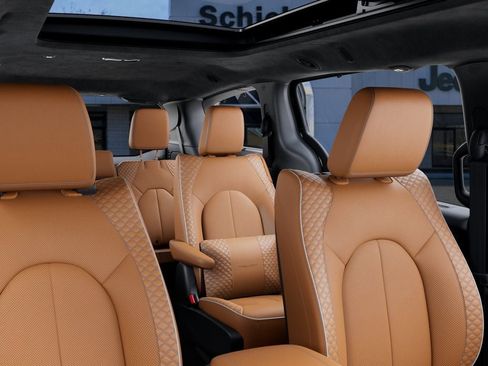 New 2026 Chrysler Pacifica Pinnacle FWD image 29