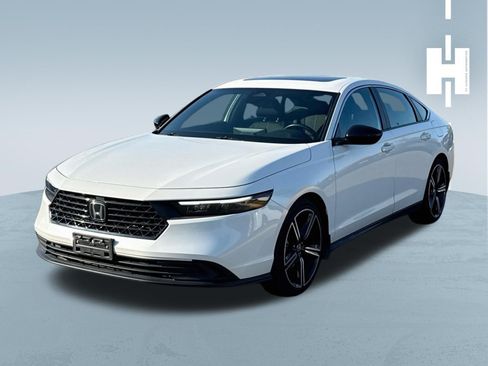 Used 2023 Honda Accord Sport image 3