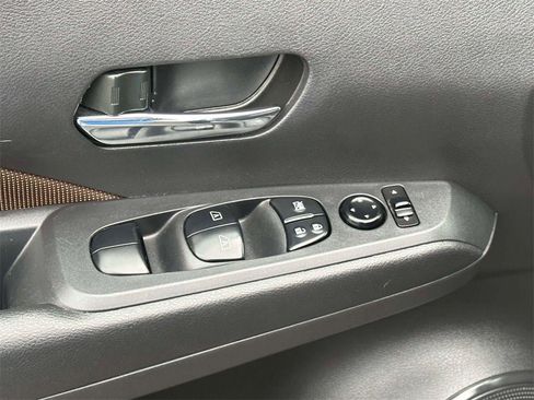 Certified 2024 Nissan Kicks SR image 15