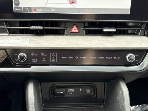 Used 2023 Kia Sportage X-Line w/ X-Line Premium Package AWD/4WD image 12