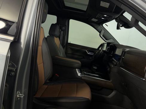 Used 2024 Chevrolet Silverado 1500 High Country w/ High Country Premium Package image 36