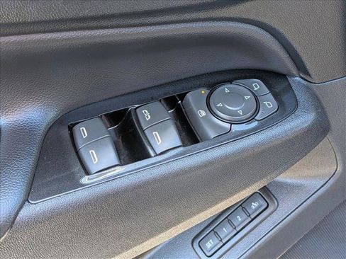 Used 2022 Chevrolet Equinox Premier FWD image 12