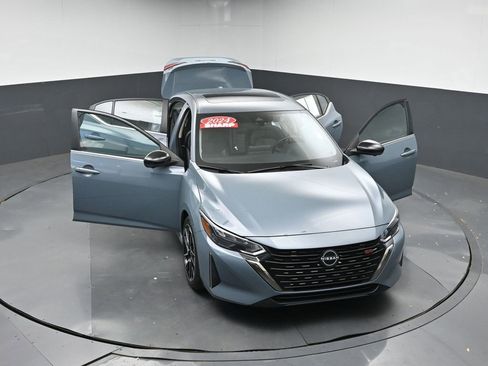 Used 2024 Nissan Sentra SR w/ SR Premium Package image 47