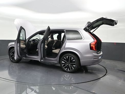 New 2026 Volvo XC90 B6 Plus w/ Protection Package Premier AWD/4WD image 32