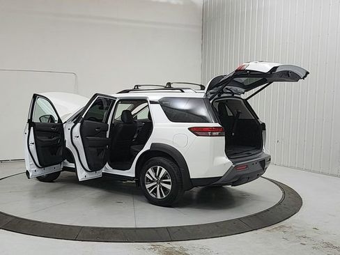 New 2026 Nissan Pathfinder SL FWD image 13