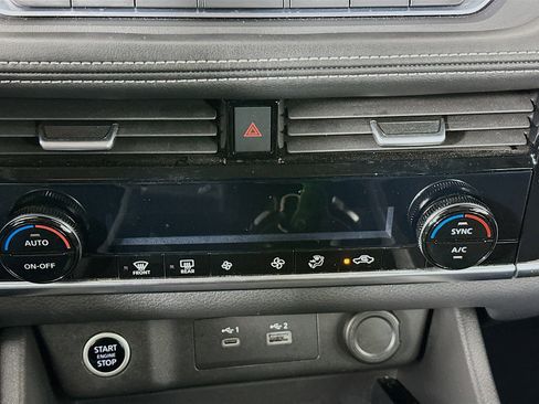 Used 2022 Nissan Rogue SV FWD image 22