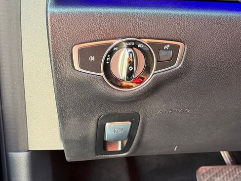 Used 2018 Mercedes-Benz E 300 4MATIC image 41