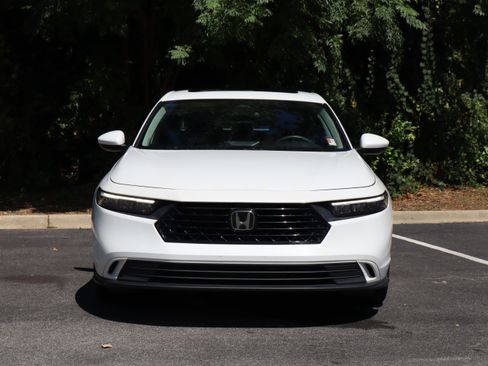 Used 2024 Honda Accord EX image 3