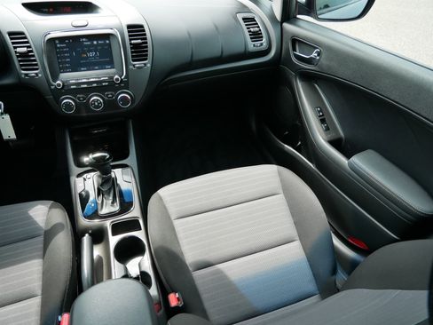Used 2017 Kia Forte S FWD image 11