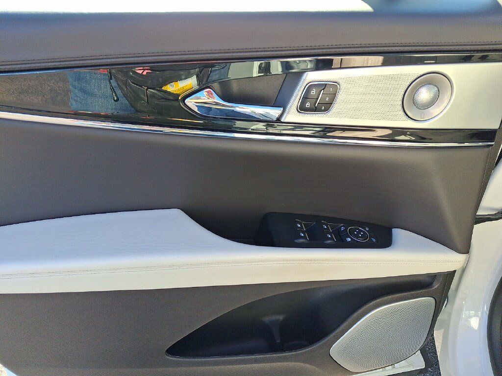 Certified 2023 Lincoln Nautilus Black Label AWD/4WD image 12