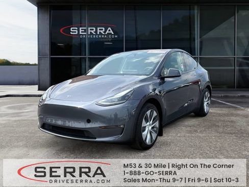 Used 2023 Tesla Model Y Long Range AWD/4WD image 1