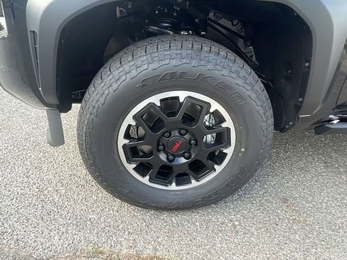 New 2025 Toyota Tacoma TRD Off-Road image 10