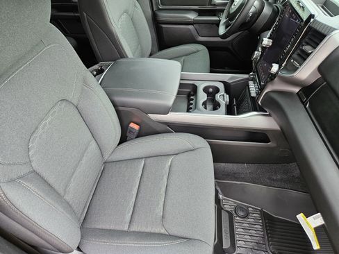 New 2026 RAM 1500 4x4 Crew Cab image 17