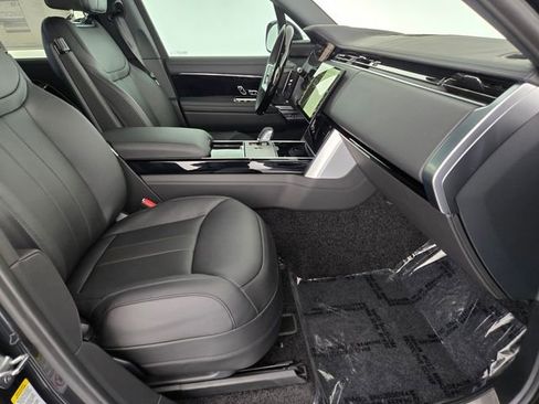 New 2026 Land Rover Range Rover Long Wheelbase SE AWD/4WD image 3