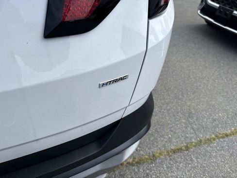 Certified 2025 Hyundai Tucson SE image 6