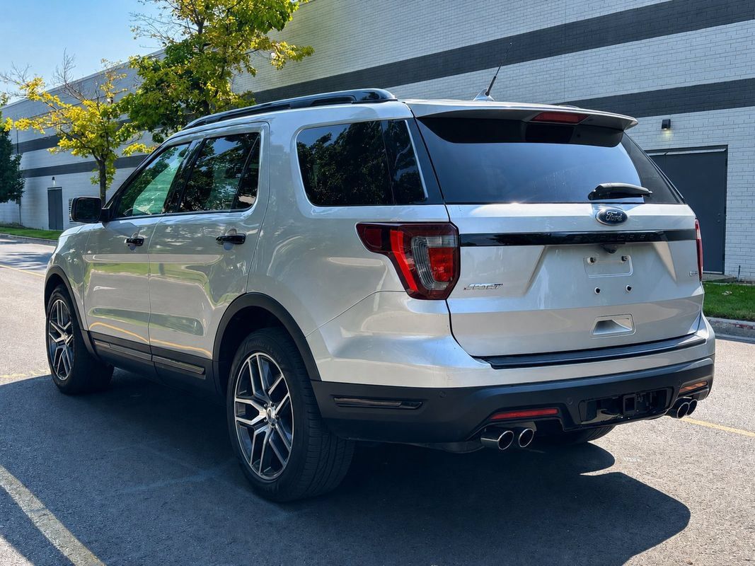 Used 2018 Ford Explorer Sport w/ Equipment Group 401A AWD/4WD image 3
