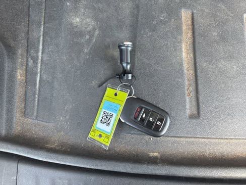 Used 2023 Honda HR-V LX image 24