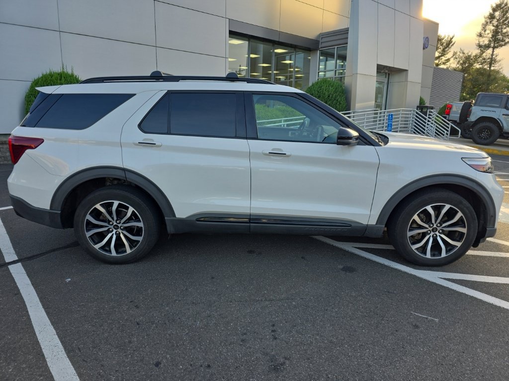 Used 2020 Ford Explorer ST w/ Premium Technology Package AWD/4WD image 2