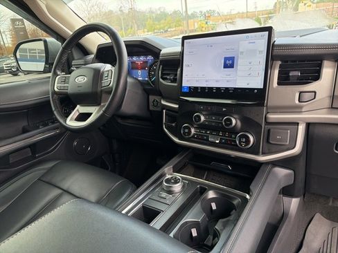 Used 2024 Ford Expedition XLT image 41