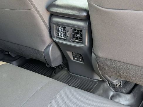 Used 2024 Toyota RAV4 XLE FWD image 29