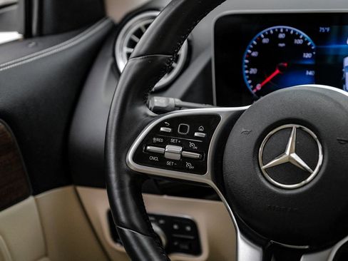 Used 2021 Mercedes-Benz GLA 250 4MATIC image 16