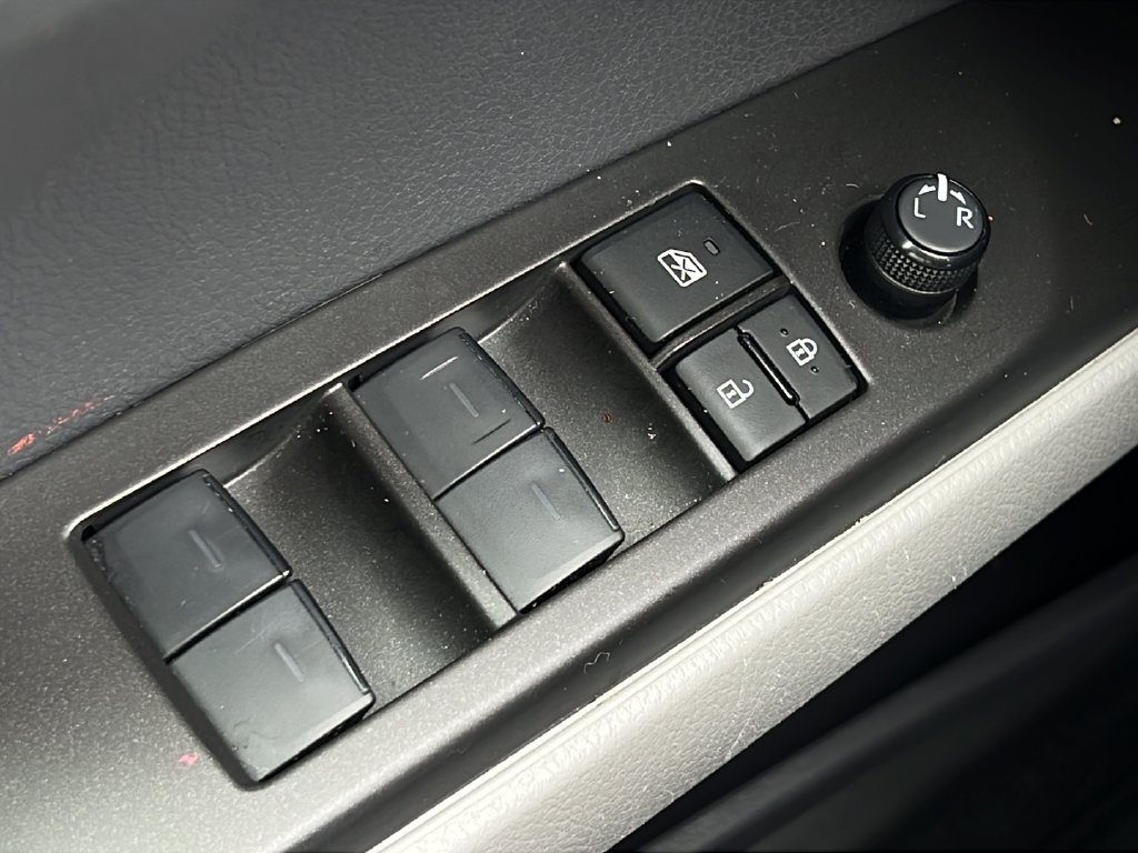 Used 2024 Toyota Camry SE w/ Cold Weather Package FWD image 18