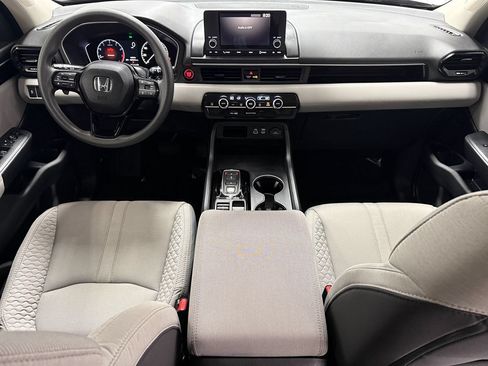 Used 2023 Honda Pilot LX image 11