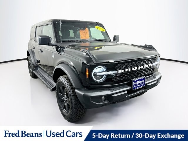 Used 2025 Ford Bronco Outer Banks w/ Black Appearance Package AWD/4WD image 1
