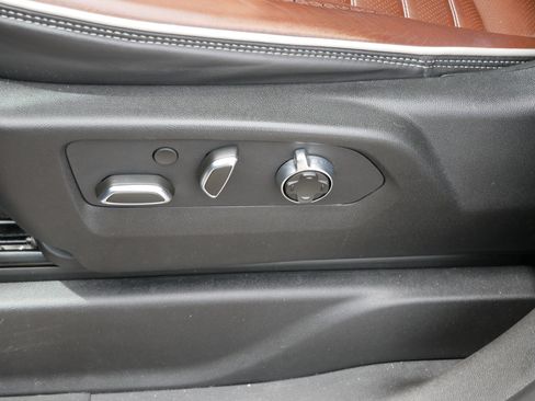 Used 2024 GMC Yukon Denali Ultimate AWD/4WD image 21