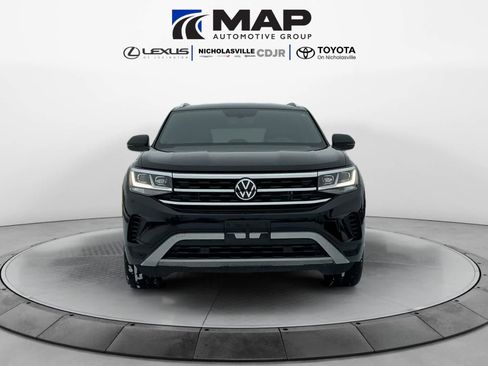 Used 2023 Volkswagen Atlas Cross Sport SE w/ Black Wheel Package image 10