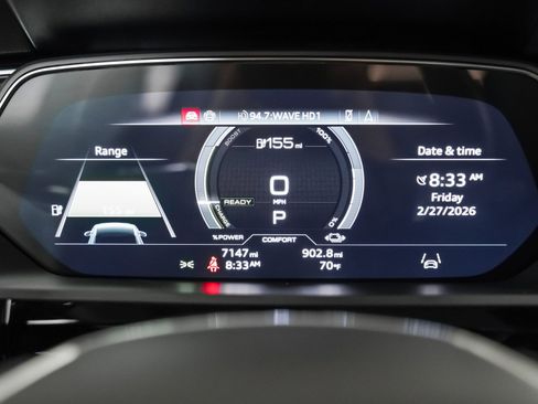 Used 2024 Audi Q8 e-tron Premium Plus image 17