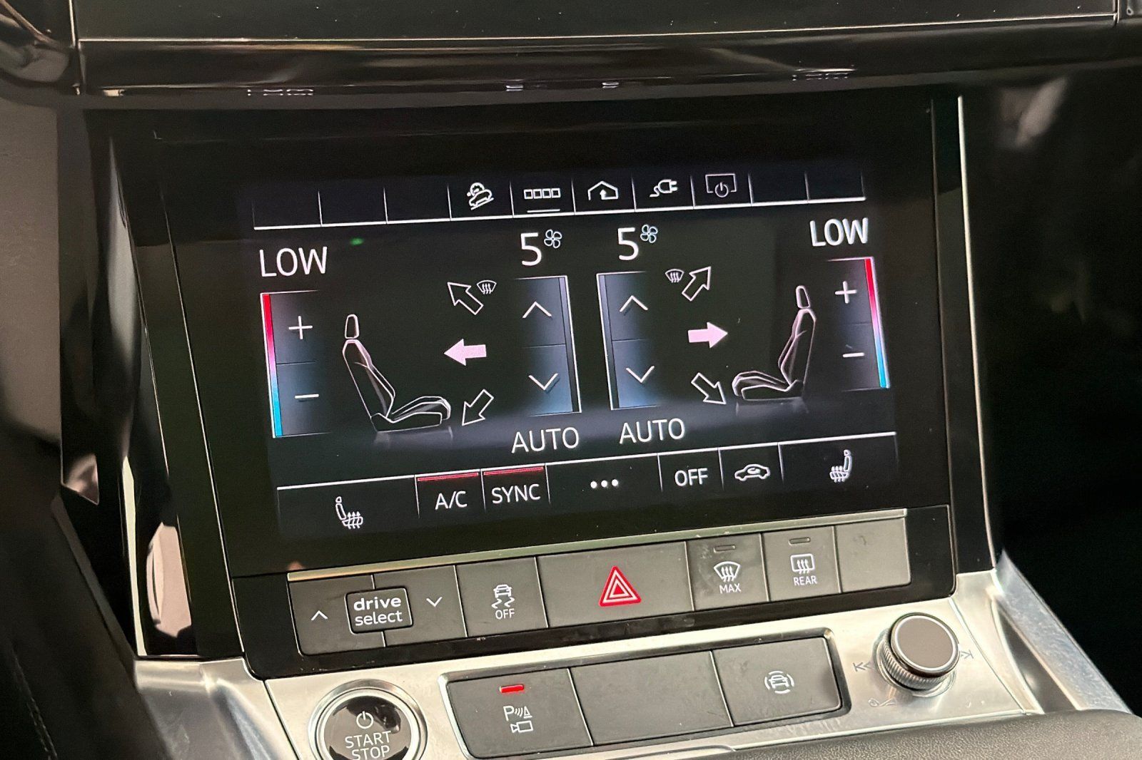 Used 2024 Audi Q8 e-tron Premium AWD/4WD image 20