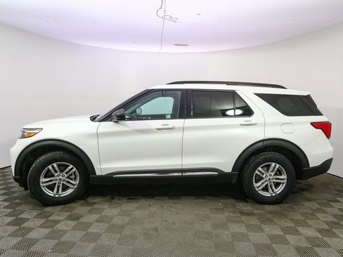 Used 2022 Ford Explorer XLT image 6